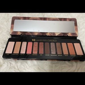 Almost New Urban Decay Reloaded Eyeshadow Palette
